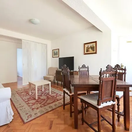 Sofimar Airport Apartmán *